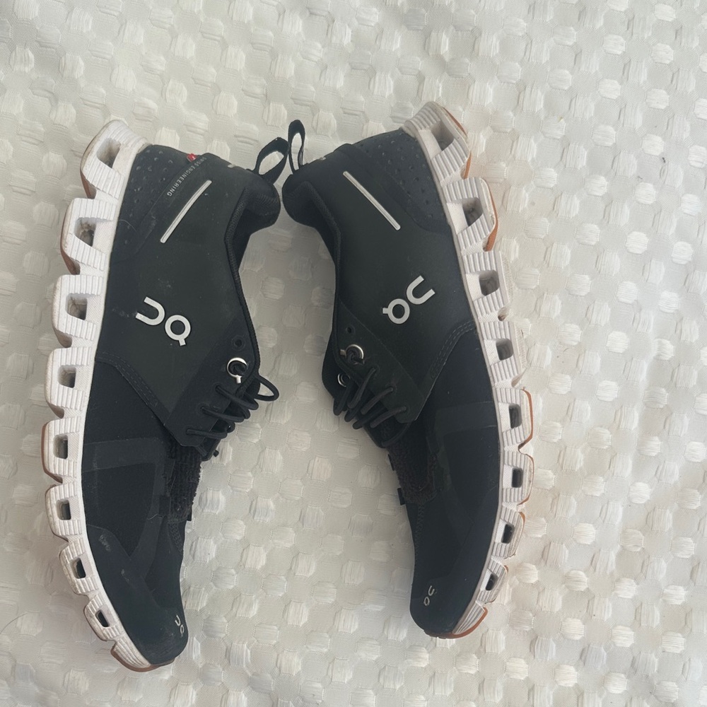 On Cloud Women's Cloud 6 - size 7
